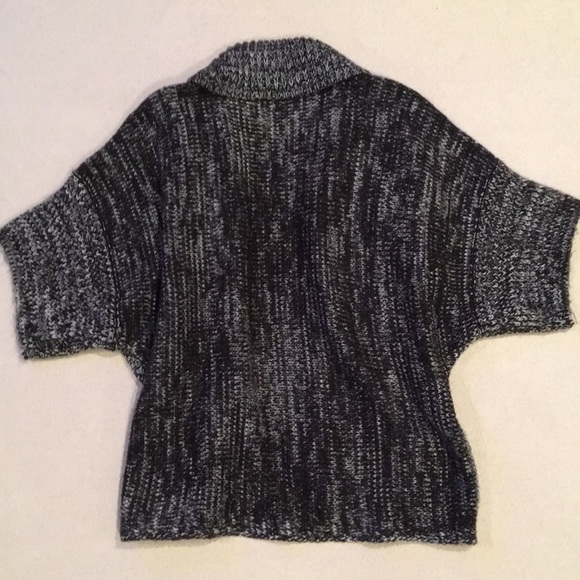 ❤️3/$25❤️ BCBG | EUC Shawl Collar Cardigan M - Picture 3 of 8